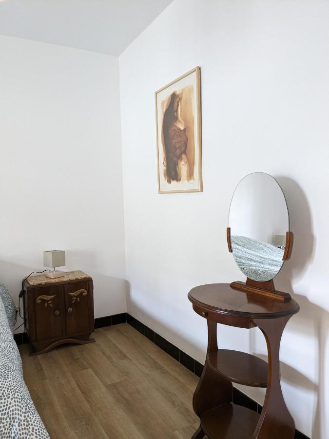 Au Chalet D'Illiers Combray, Grand Jardin Arbore Extérieur photo