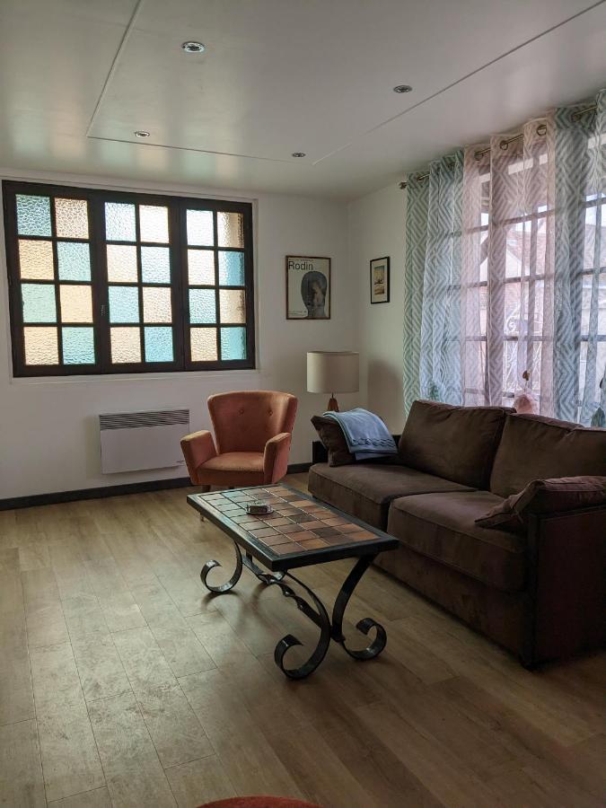 Au Chalet D'Illiers Combray, Grand Jardin Arbore Extérieur photo